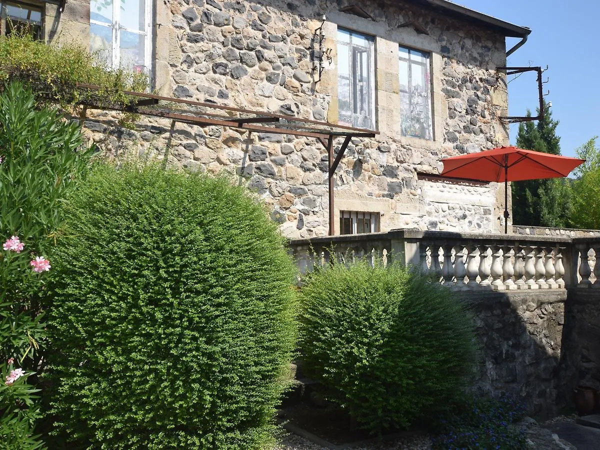 Peaceful Holiday Home With Pool In Ardeche Fabras