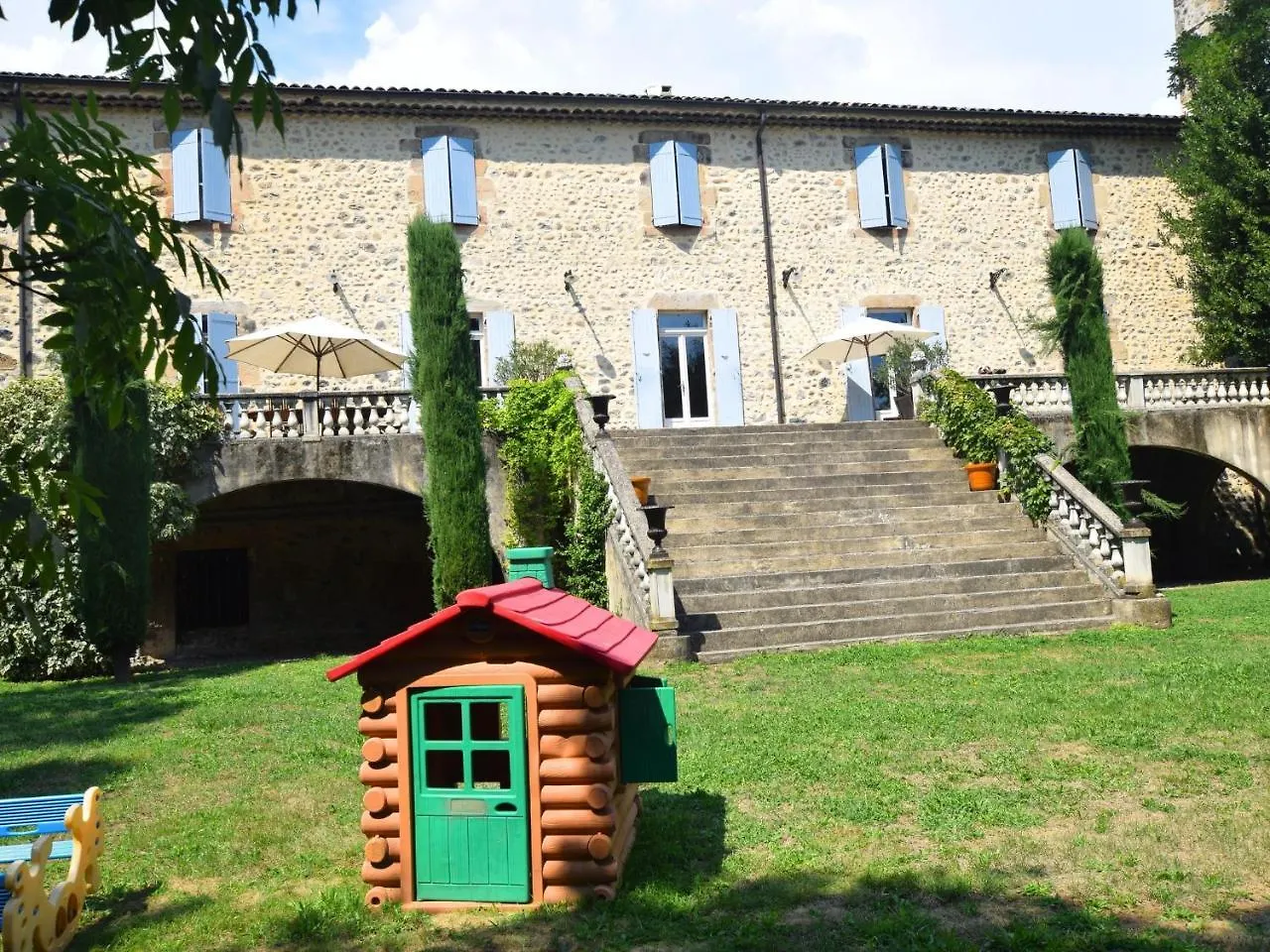 Peaceful Holiday Home With Pool In Ardeche Fabras