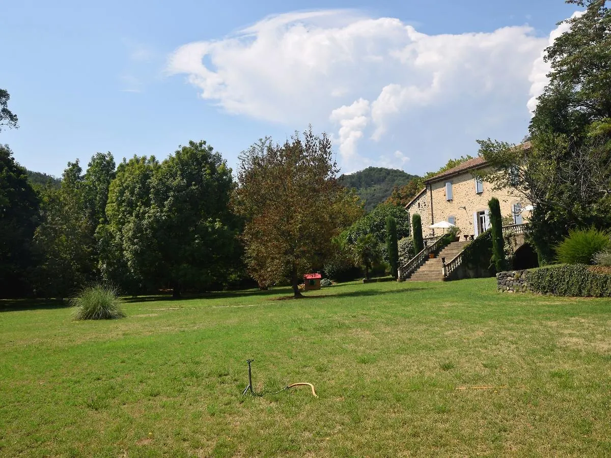 Peaceful Holiday Home With Pool In Ardeche Fabras